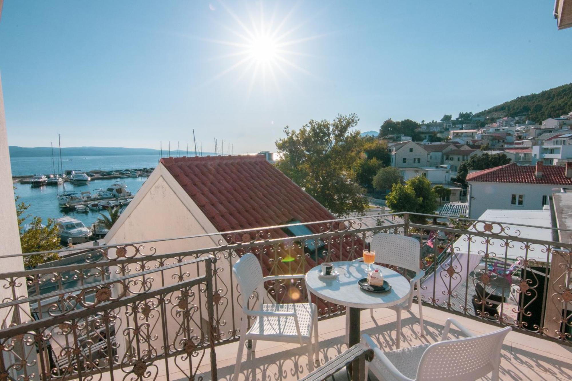 Bed & Breakfast Portun In The Center Baska Voda Exterior photo