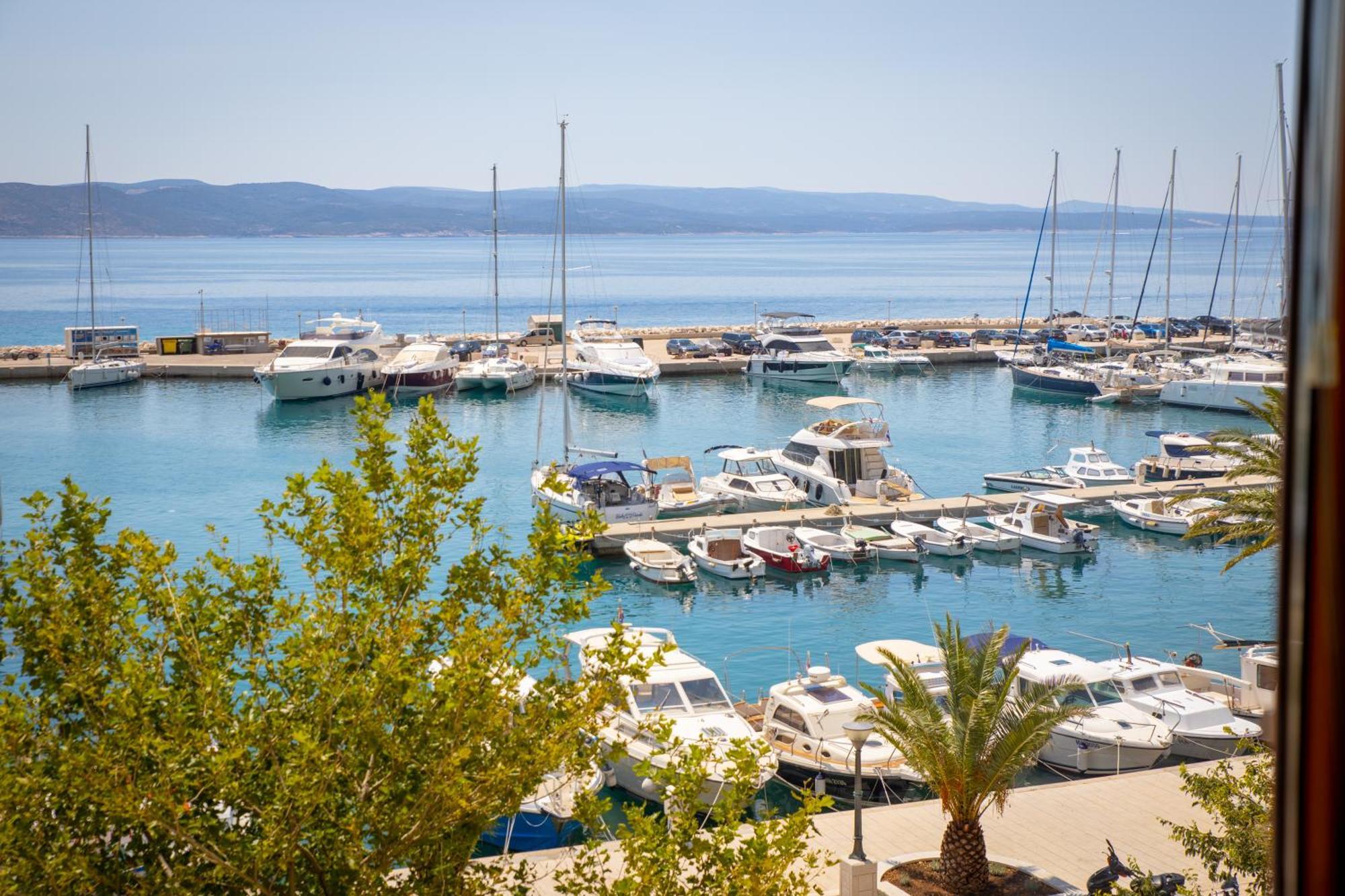 Bed & Breakfast Portun In The Center Baska Voda Exterior photo