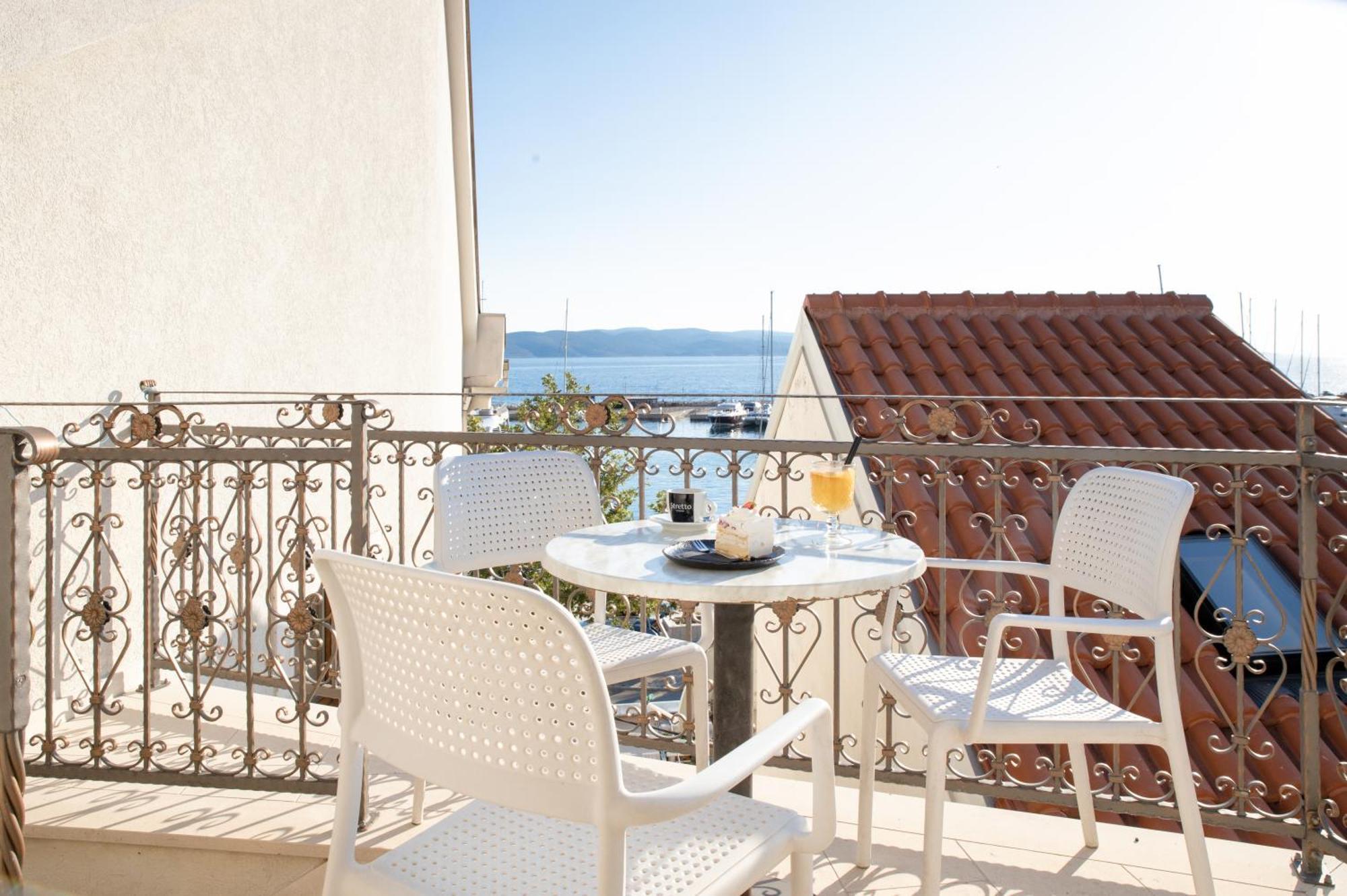 Bed & Breakfast Portun In The Center Baska Voda Exterior photo